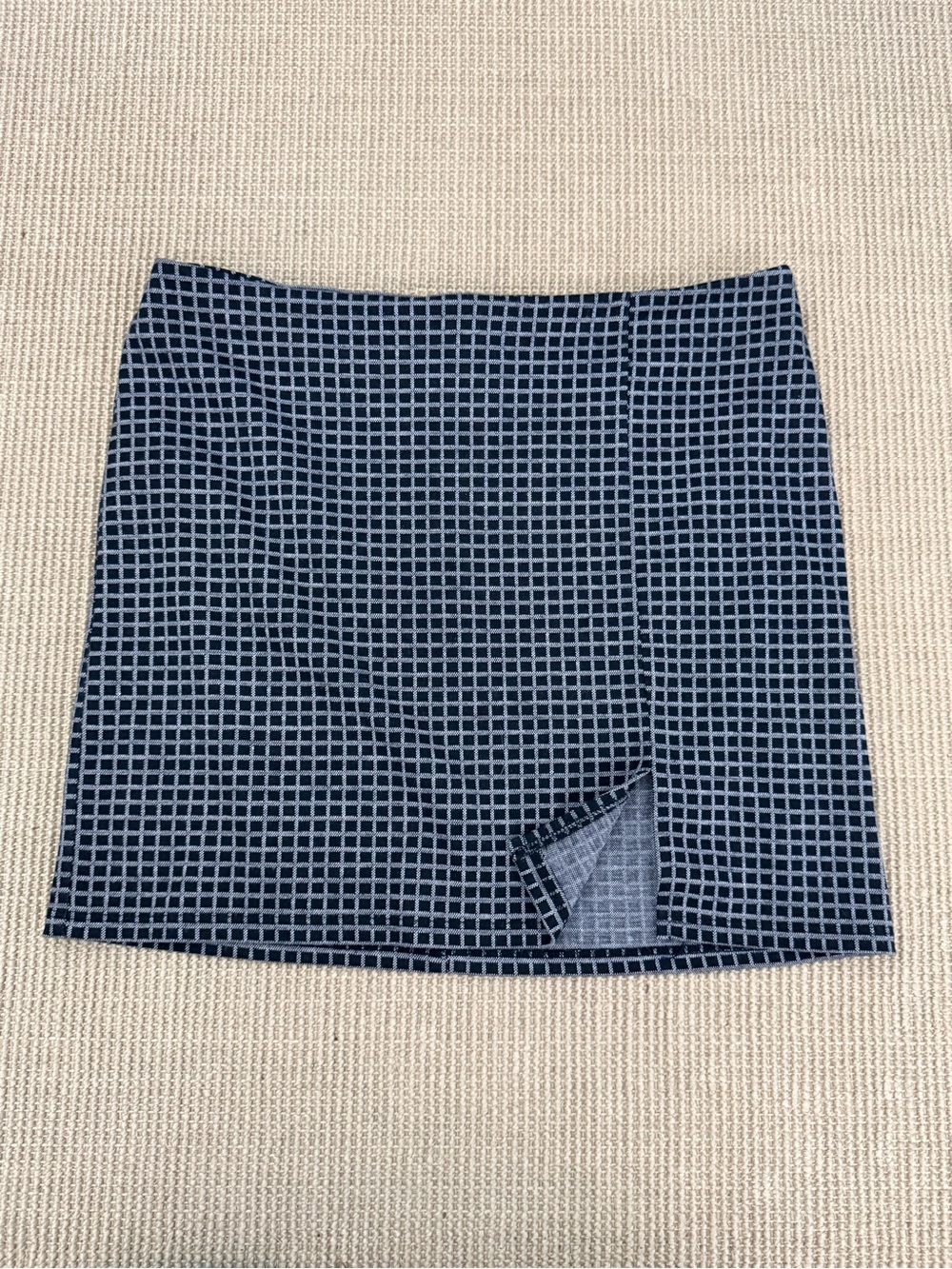 Forever 21 Black and Gray Geometric Print Skirt